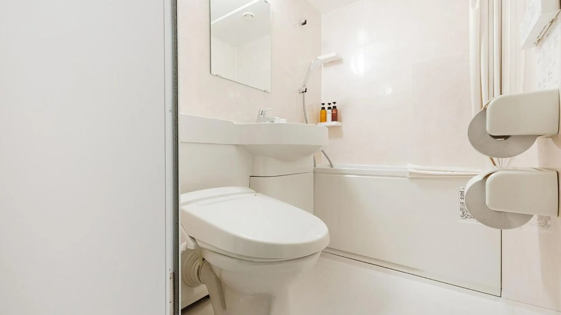 The One Five Osaka Sakaisuji - Vacation Stay 47172V 0*,  Japan